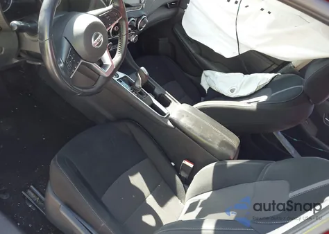 2021 Nissan Sentra Sv Xtronic Cvt z USA, uszkodzony, nr VIN 3N1AB8CV3MY268642